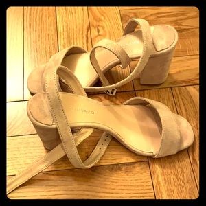 Brand New Tony Bianco heels